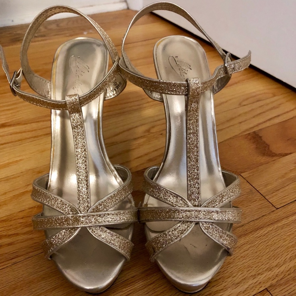 Gold glittered high heels